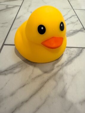 NEW WITH TAGS Laffy Quacks Viral Yellow Duck Squishy
